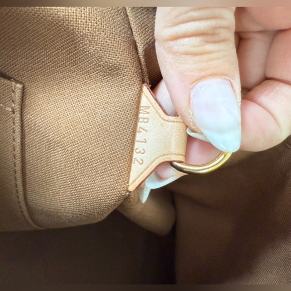 Louis Vuitton Tivoli Monogram canvas GM - Picture 5 of 10